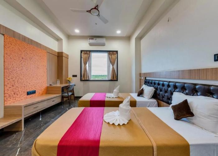 Hotel Chandradeep Regency