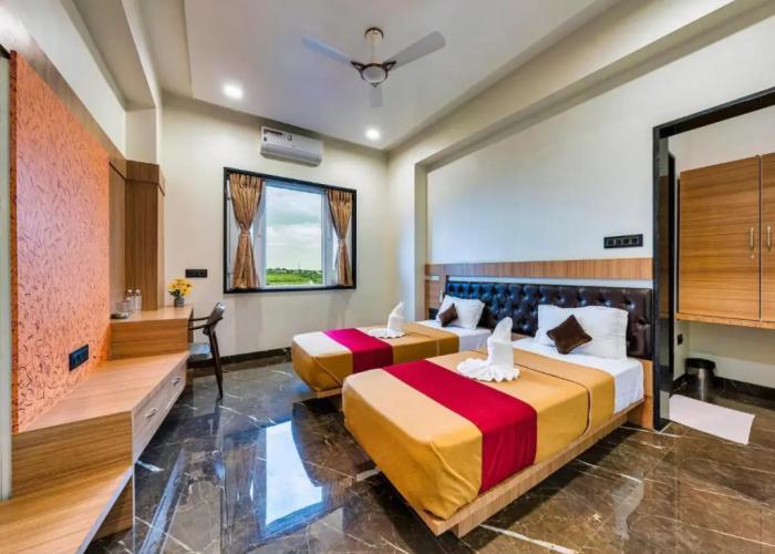 Hotel Chandradeep Regency