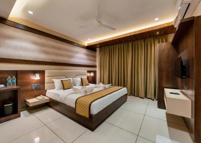 Golden Leaf Resort