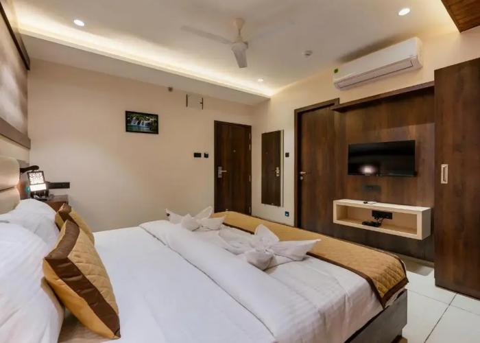 Golden Leaf Resort