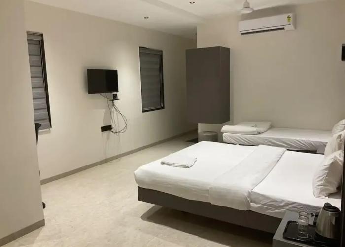 Hotel Govind Regency
