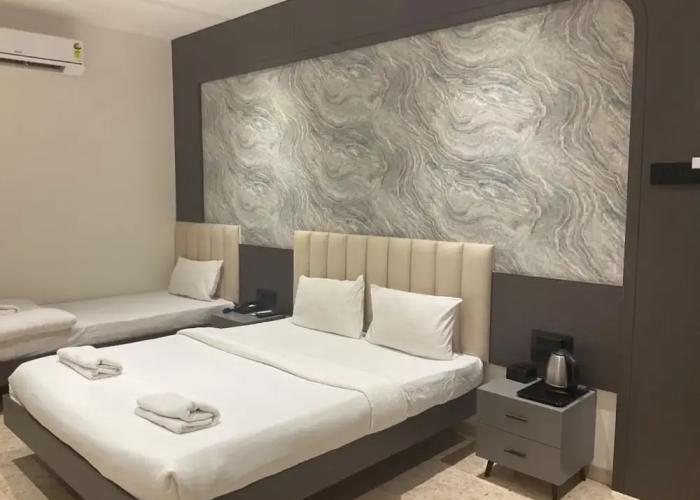 Hotel Govind Regency