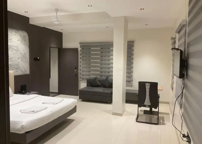 Hotel Govind Regency