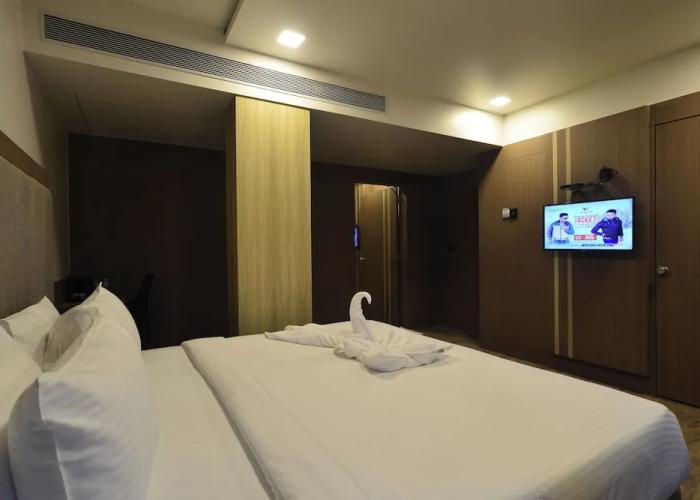 Hotel Jhankar Palace