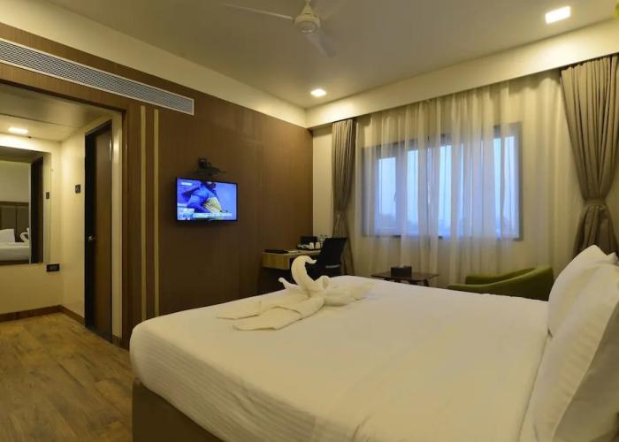 Hotel Jhankar Palace