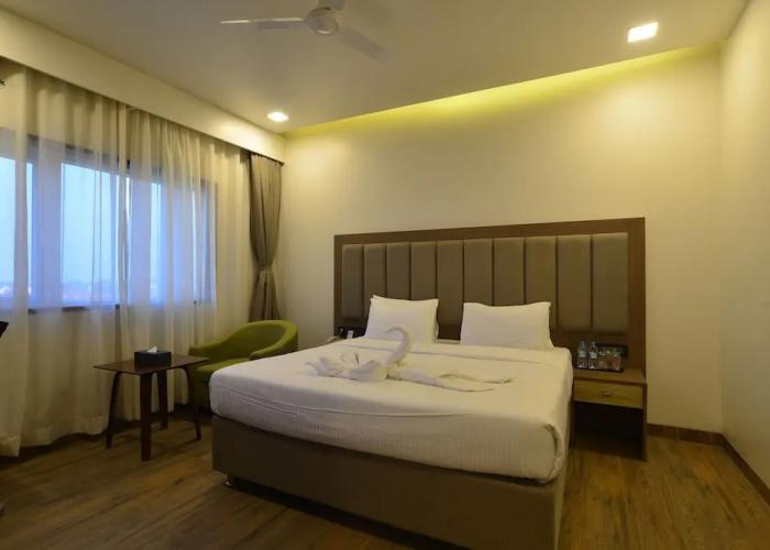 Hotel Jhankar Palace