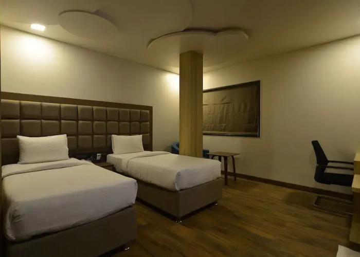 Hotel Jhankar Palace