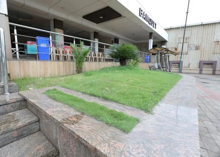 The Horizon Hotel Surat