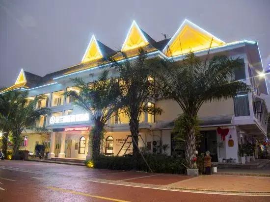 Hotels in Arantis