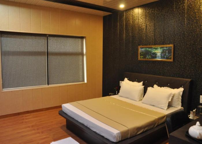 Hotel Shriji Resorts