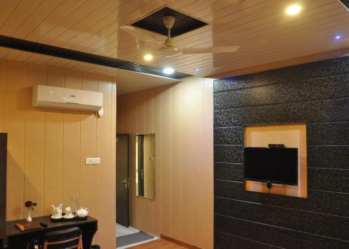 Hotel Shriji Resorts