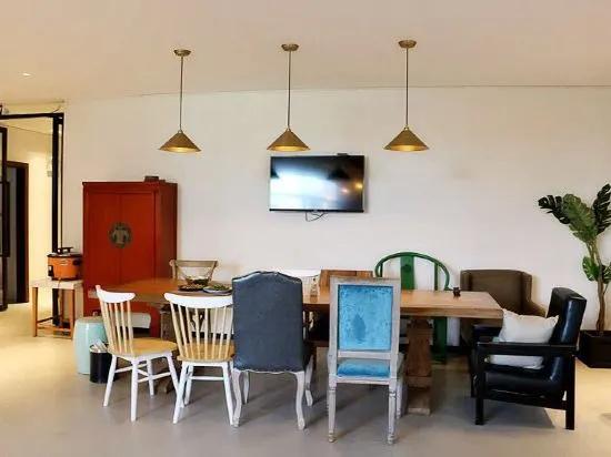 Manya Hotel