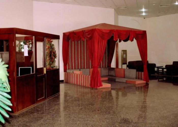 OYO 142 Al Sharqiya Sands Hotel
