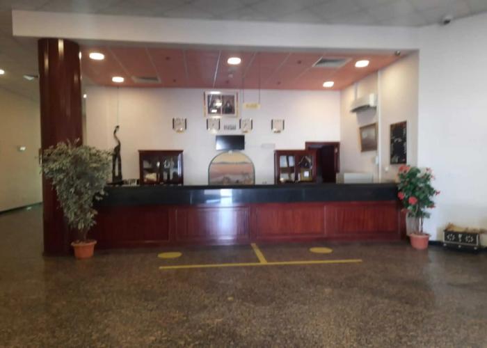 OYO 142 Al Sharqiya Sands Hotel