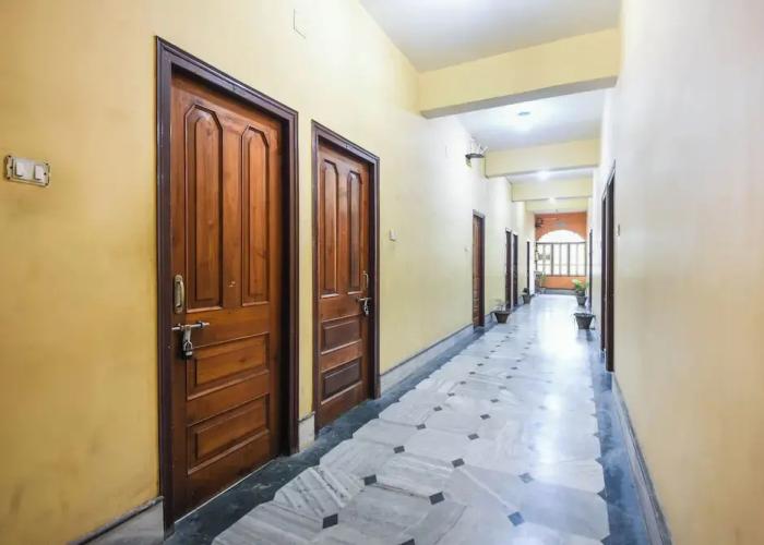 Hotel Rajmahal