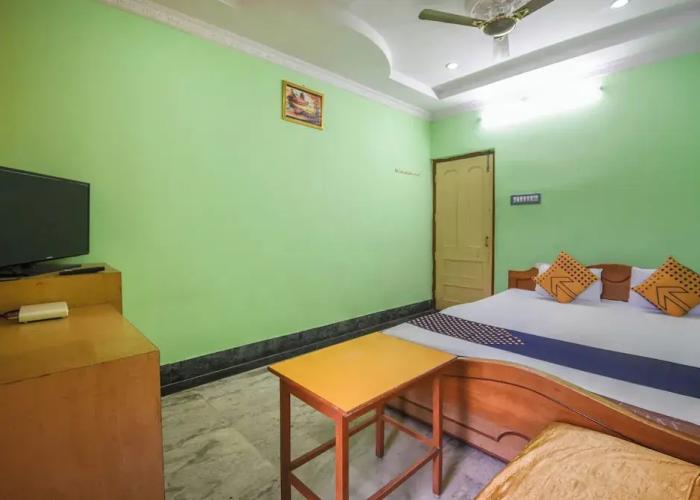 Hotel Rajmahal