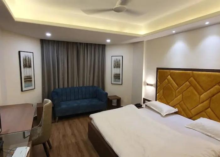 Hotel Ajanta Palace