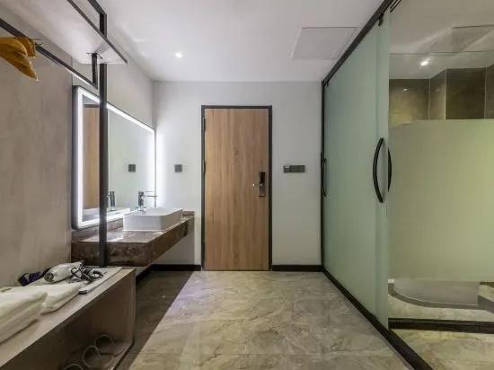 Lingyun Five Seasons Hotel