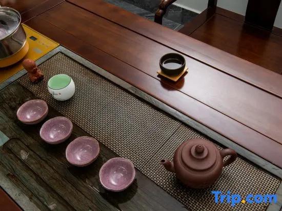 Tiandong Mingyue Lake Garden International Hotel