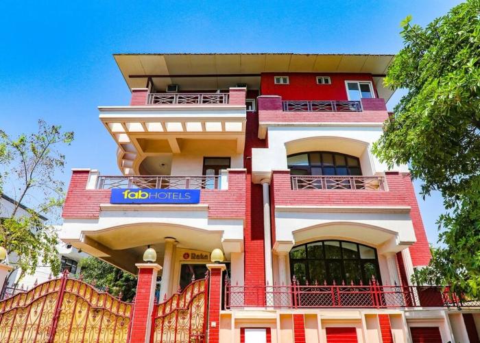 Fabhotel Raka Inn