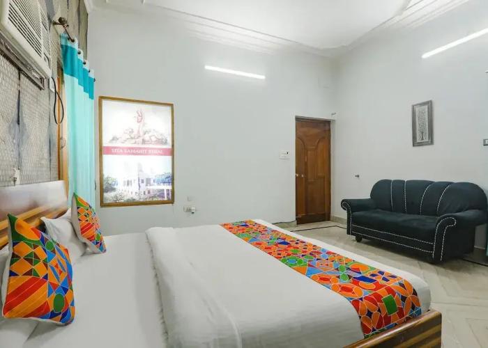 Fabhotel Raka Inn