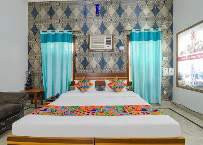 Fabhotel Raka Inn