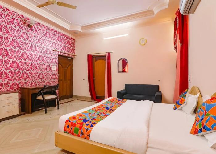 Fabhotel Raka Inn