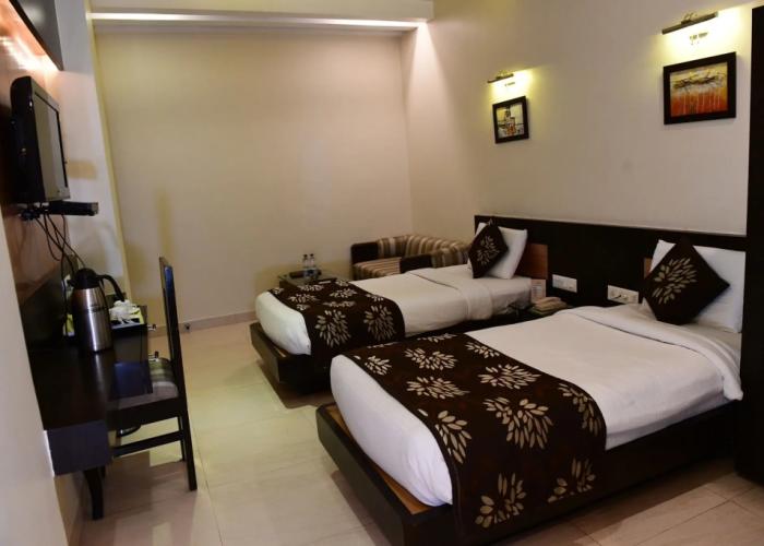 Hotel Ravisha Continental