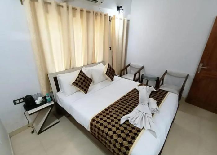 Hotel Aman Residency
