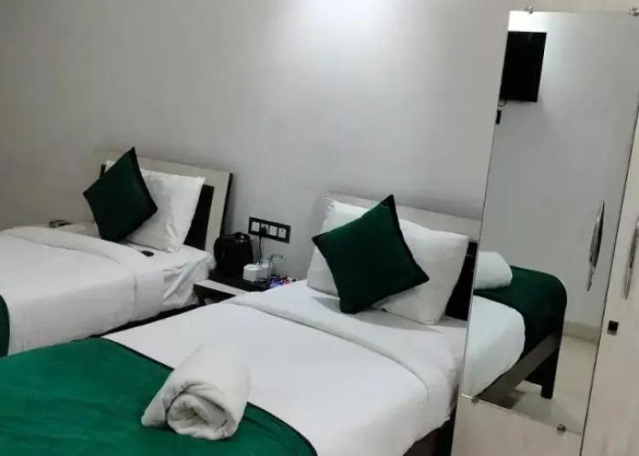Hotel Aman Residency