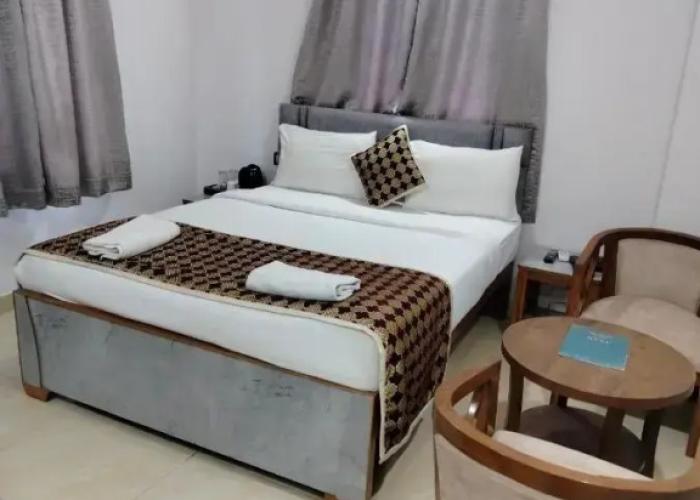 Hotel Aman Residency