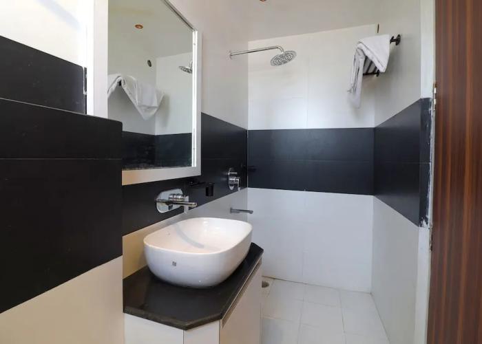 Fabhotel Grand Arya