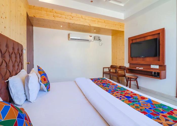 Fabhotel Grand Arya