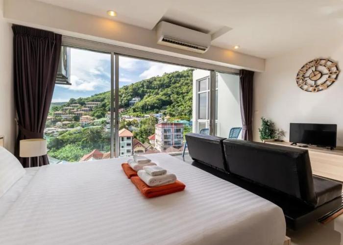 Chic Condo Karon by RESAVA