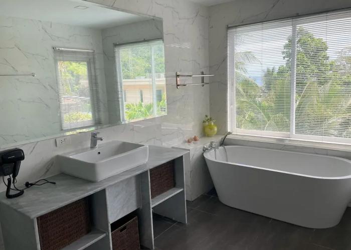 Kata Top View by Lofty