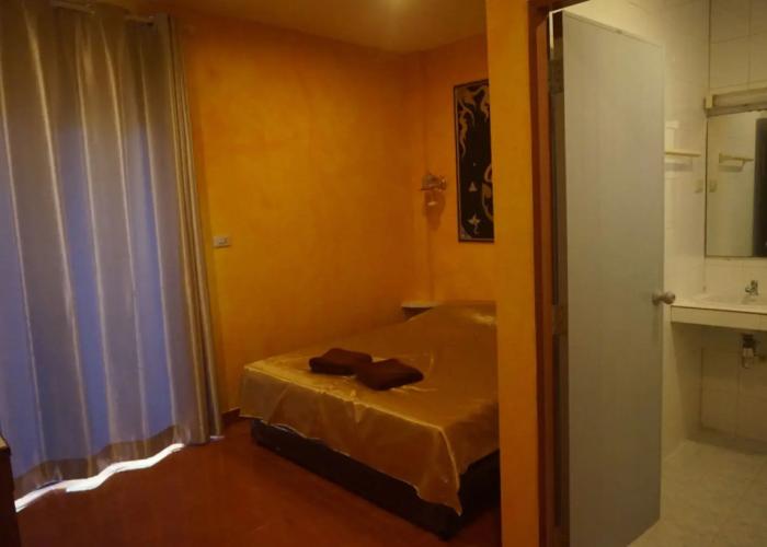 Ban Elephant Blanc Apartment