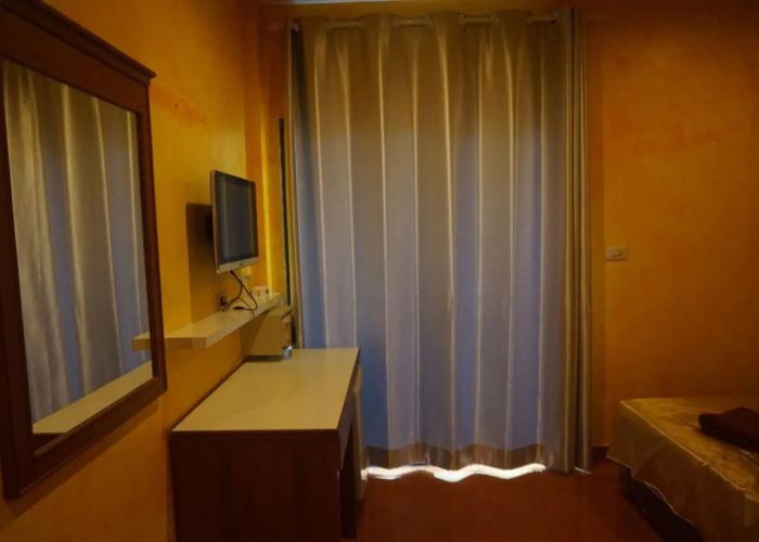 Ban Elephant Blanc Apartment