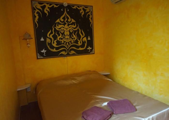 Ban Elephant Blanc Apartment