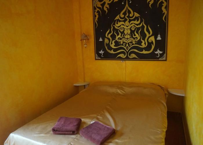 Ban Elephant Blanc Apartment