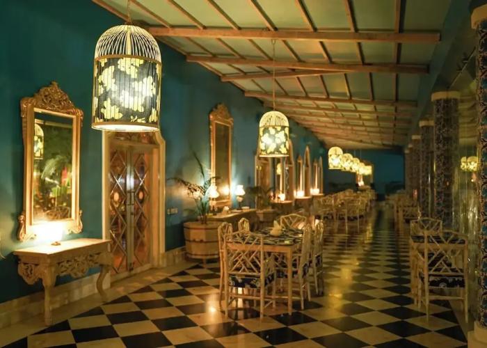 Raj Niwas Palace