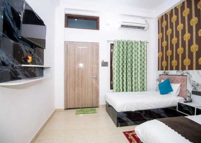 Shri Radhe Radhe Paying Guest House