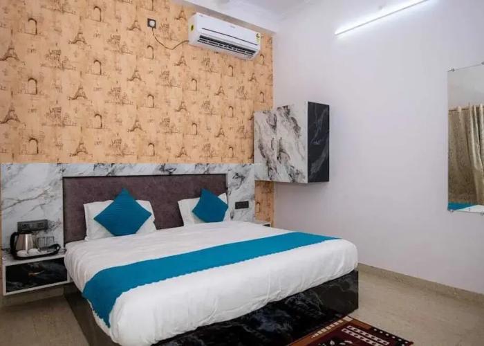 Shri Radhe Radhe Paying Guest House