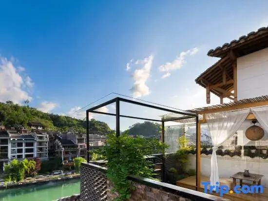Riverside courtyard of Luan Xiyin mountain, Zhenyuan