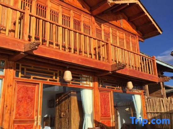 Lugu Lake Yuanrongju Lake View Inn