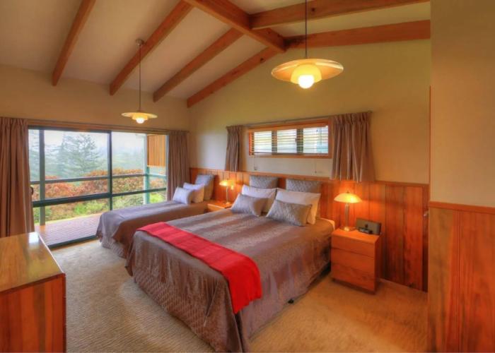 Endeavour Lodge