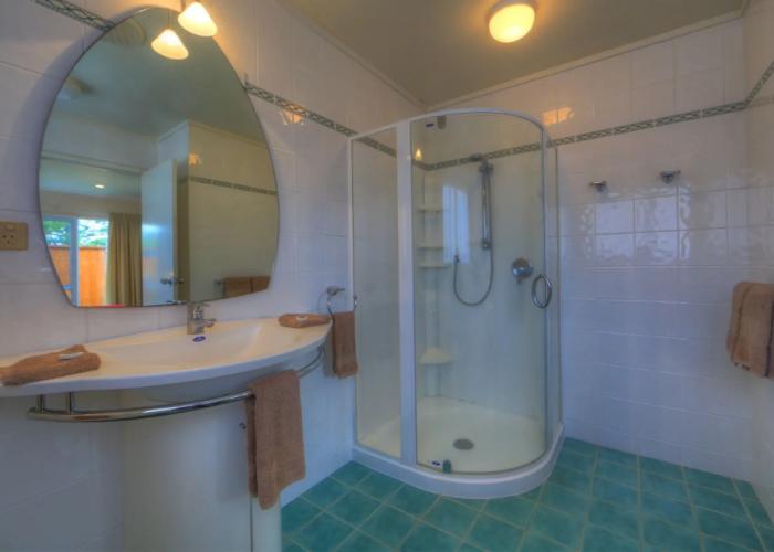 Islander Lodge Apartments
