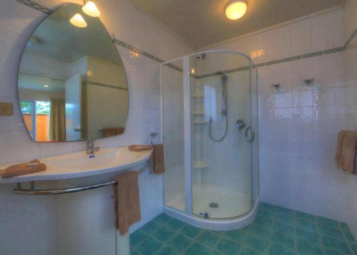 Islander Lodge Apartments