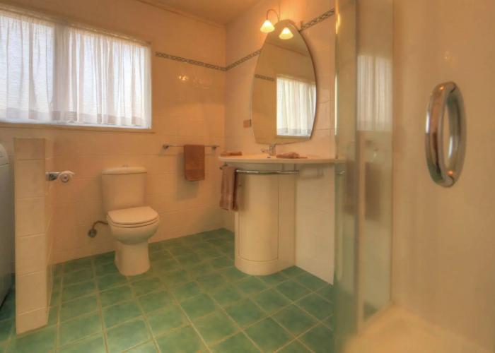 Islander Lodge Apartments