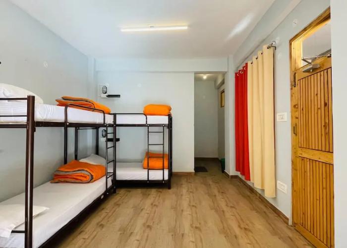 Madpackers Jibhi - Hostel