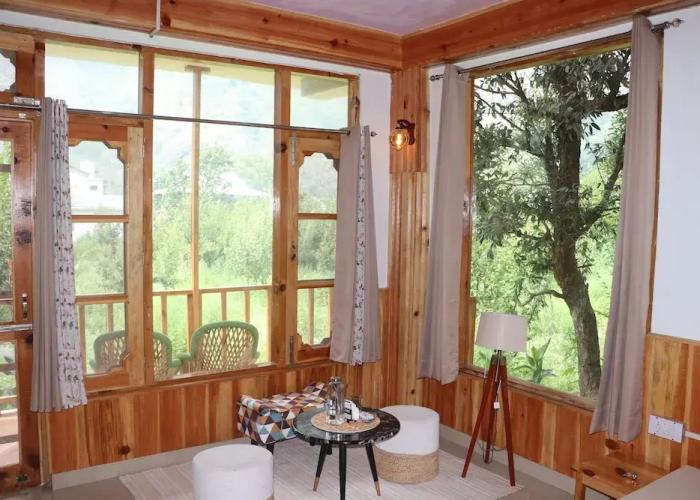 Boho Grove Cafe and Stay